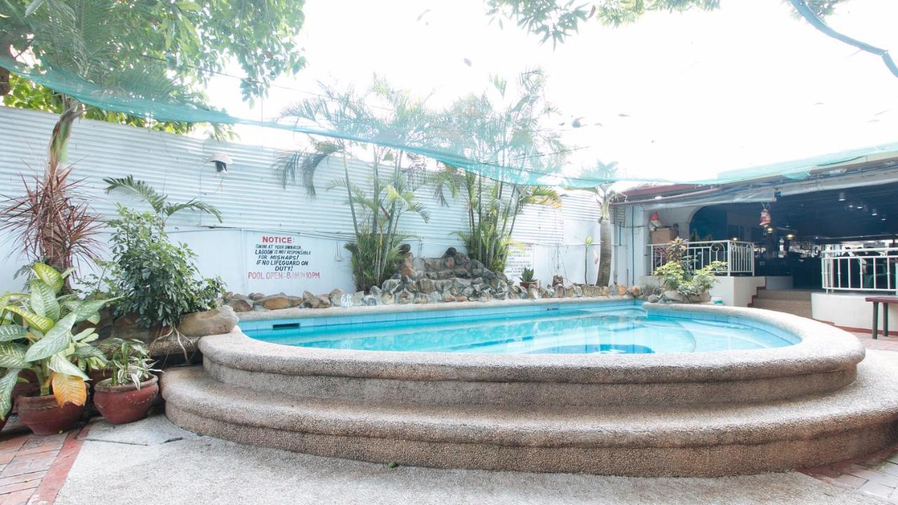Reddoorz Plus At Lagoon Resort Zambales Olongapo Exterior photo